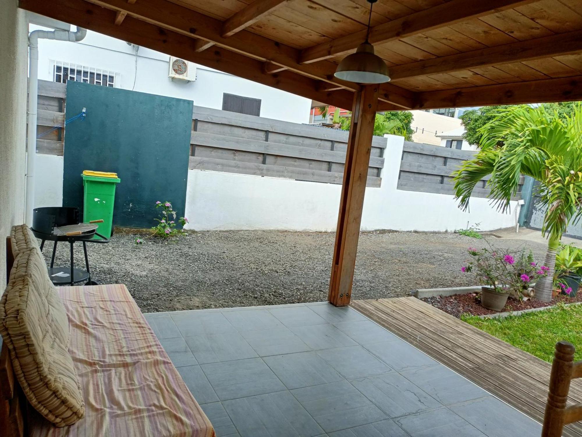 Jolie Maison T3 A St Pierre, 2 Chambres Avec Sdb, Grande Varangue, Jardin Saint Pierre Buitenkant foto