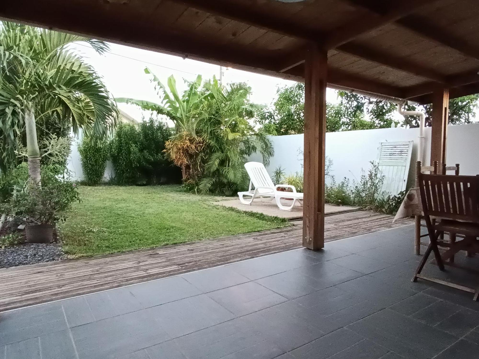 Jolie Maison T3 A St Pierre, 2 Chambres Avec Sdb, Grande Varangue, Jardin Saint Pierre Kamer foto